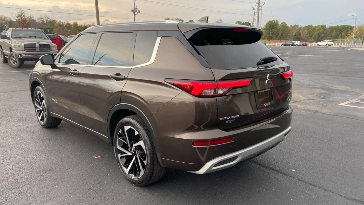 2022 mitsubishi outlander sel