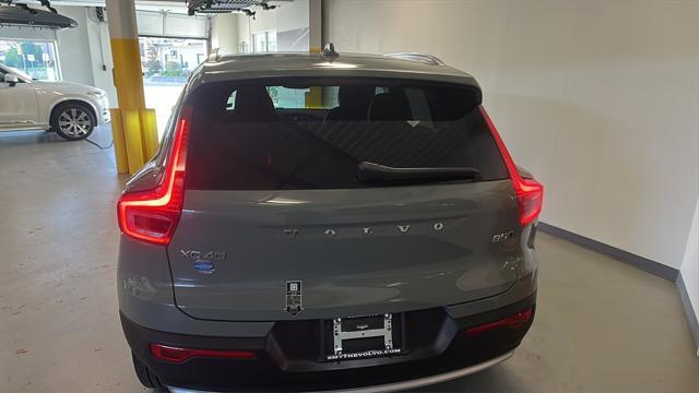 2025 volvo xc40 plus bright theme