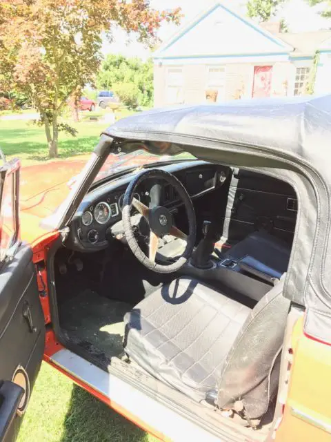 1975 mg convertible nice condition nice paint no rust