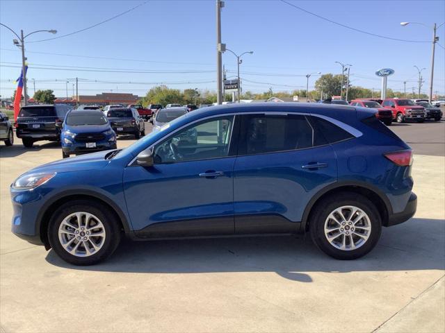 2022 ford escape se