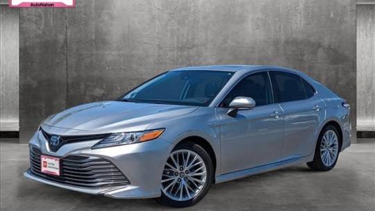 2020 toyota camry hybrid xle
