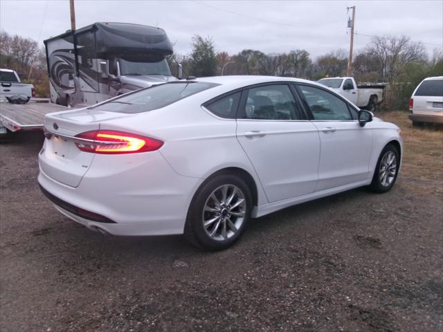 2017 ford fusion se