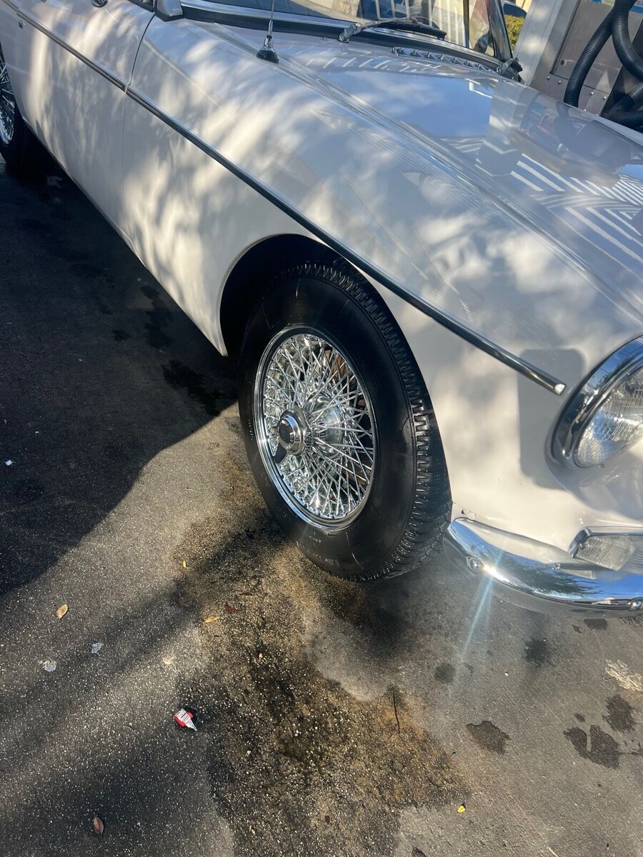 1967 mg mgb white roadster