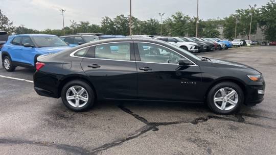 2025 Chevrolet Malibu ls 1ls