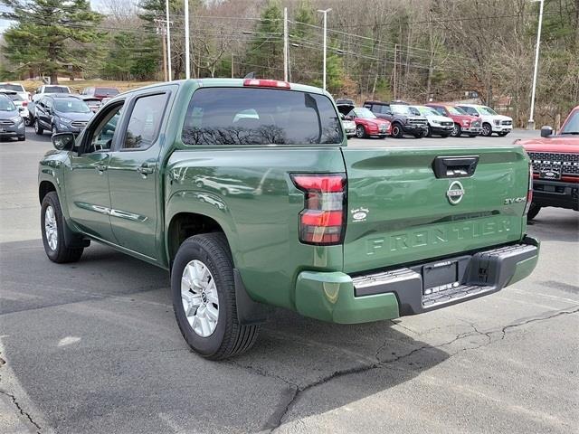 2022 nissan frontier sv