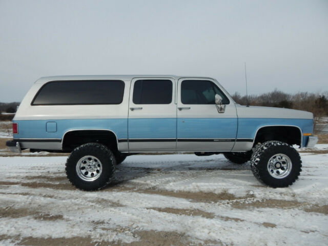 1989 gmc suburban 2500, silverado, fuel injected 350 v-8, lifted, rust free!
