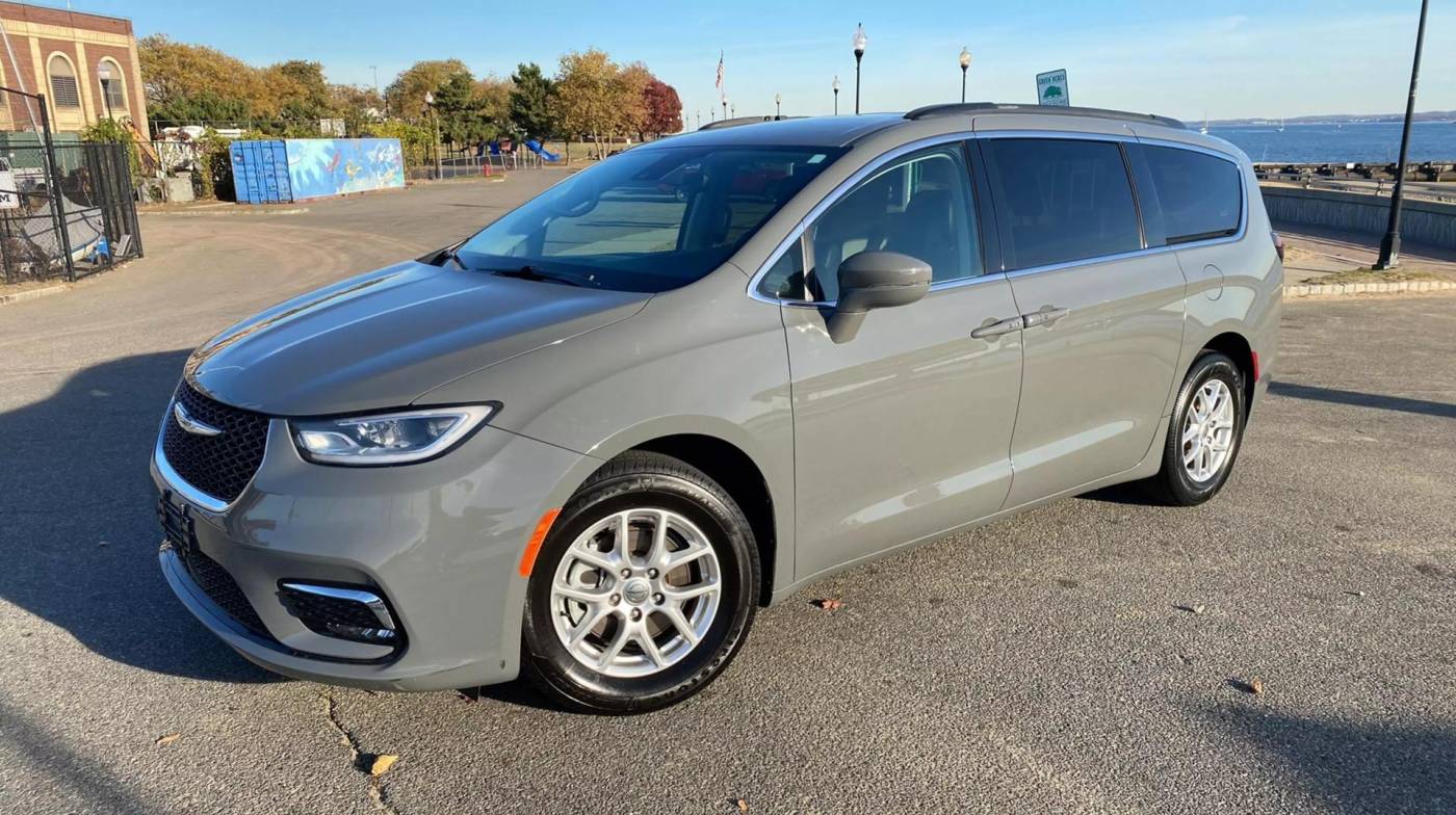 2022 chrysler pacifica touring l
