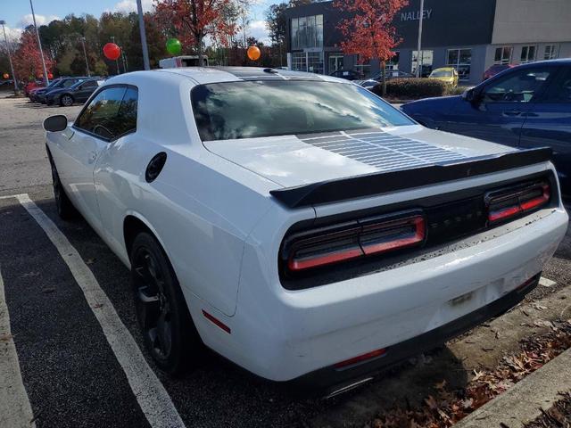 2020 dodge challenger sxt