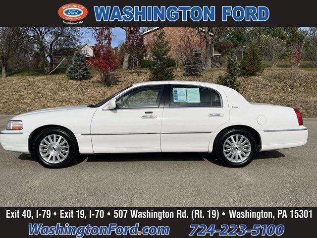 2003 lincoln town car executive