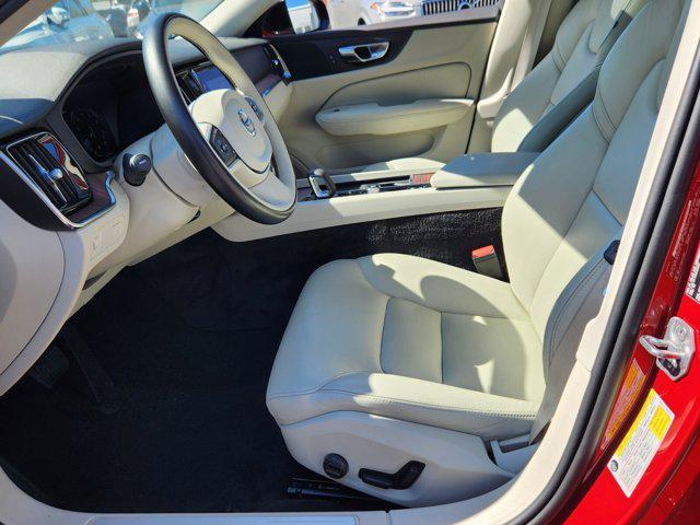 2022 volvo s60 t5 momentum