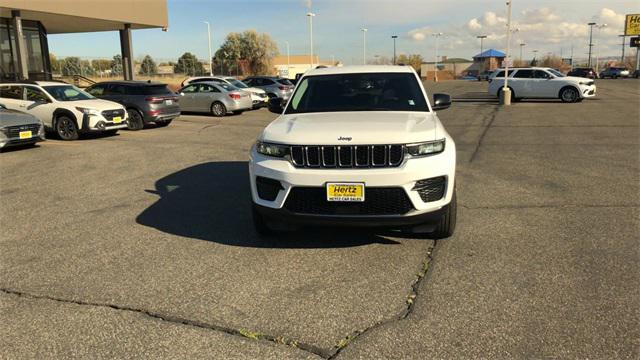 2023 jeep grand cherokee laredo