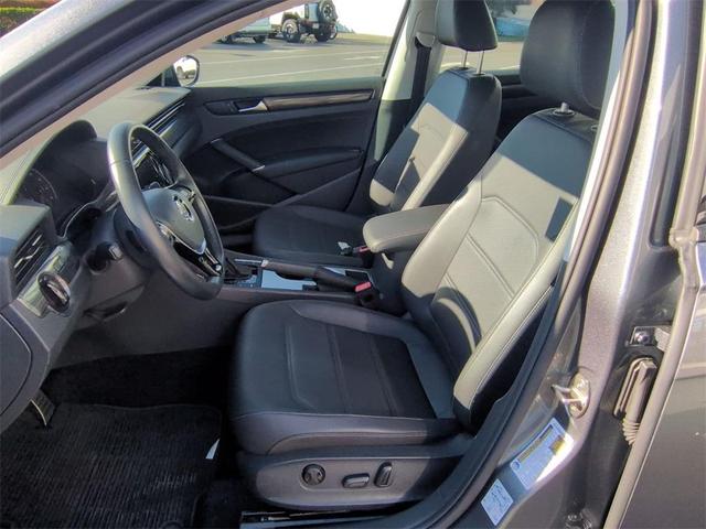 2020 volkswagen passat 2.0t r-line