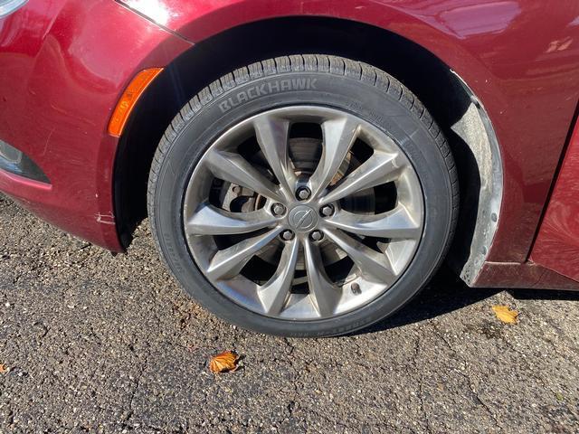 2015 chrysler 200 s