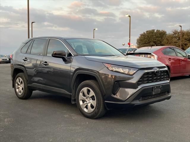 2022 toyota rav4 le