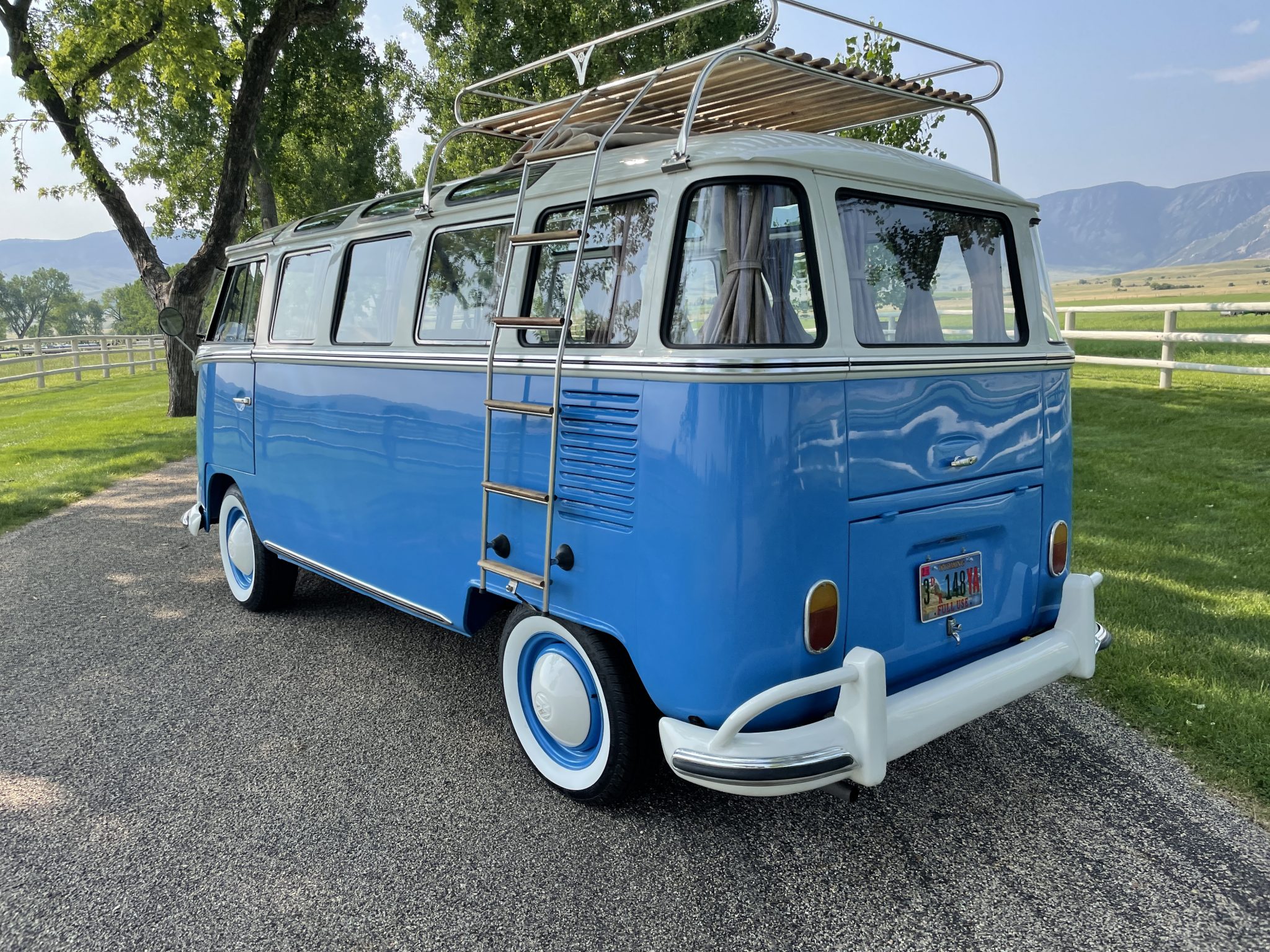 1968 volkswagen kombi 23-window conversion
