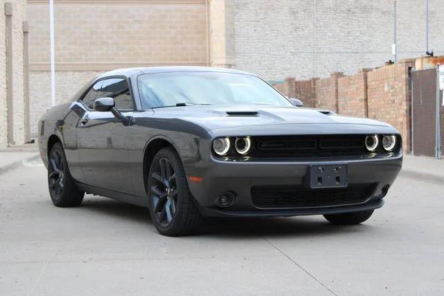 2020 dodge challenger sxt