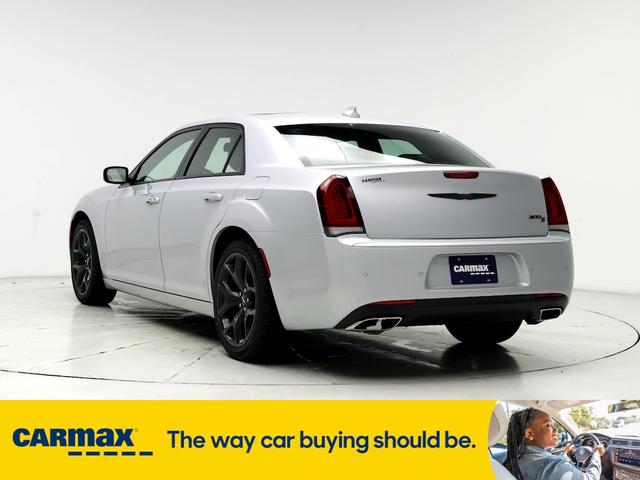 2022 chrysler 300 s