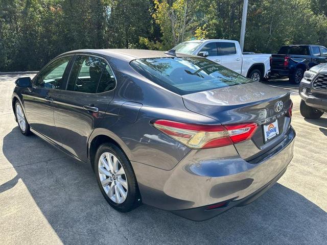 2020 toyota camry le