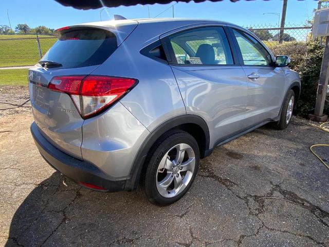2022 honda hr-v lx