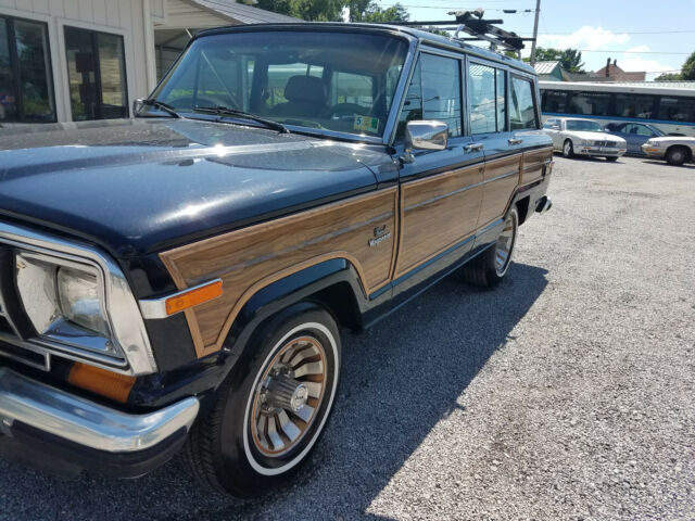 lqqk!! 1986 jeep grand wagoneer! only 104k / frame on resto. no reserve auction!