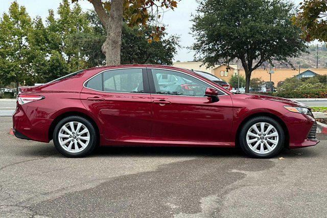 2018 toyota camry le