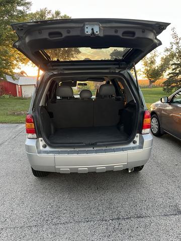 2005 ford escape hybrid base