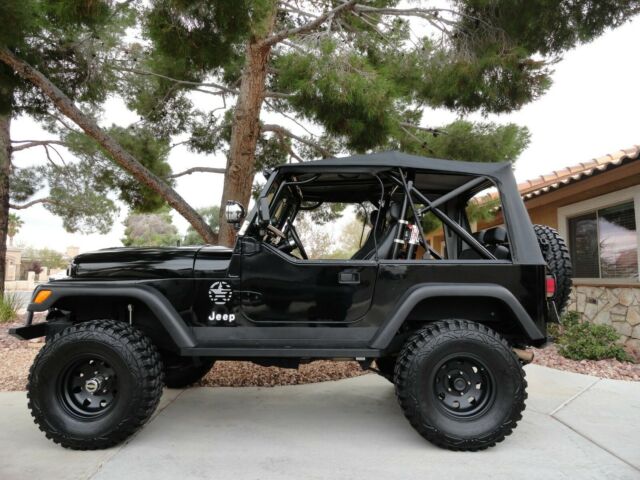jeep cj7 mopar fuel injection - lockers - 5 speed - full cage - see video