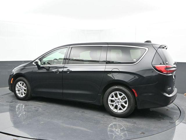 2023 chrysler pacifica touring-l