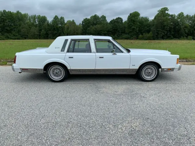 1989 lincoln town car signature series one owner garage kept