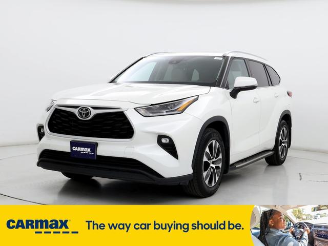 2021 toyota highlander xle