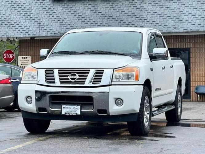 2013 nissan titan crew cab sv pickup 4d 5 1/2 ft in virginia beach, virginia