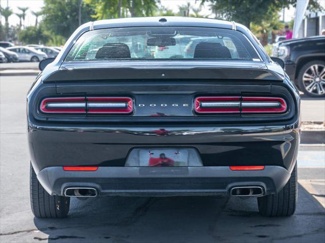 2018 dodge challenger sxt