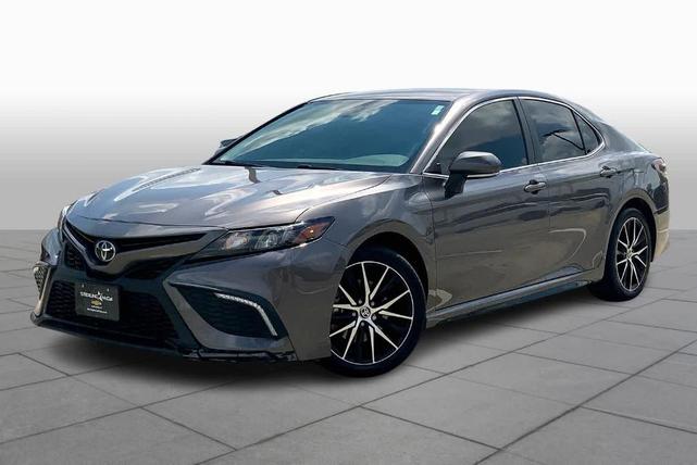 2022 toyota camry se
