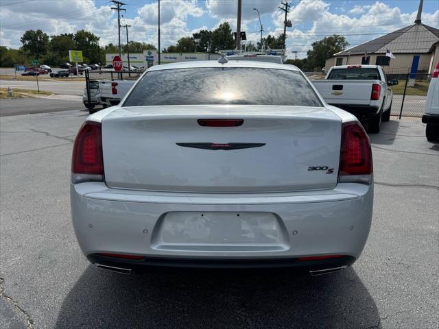 2021 chrysler 300 s