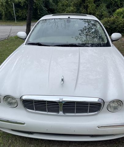 2005 jaguar xj8 base