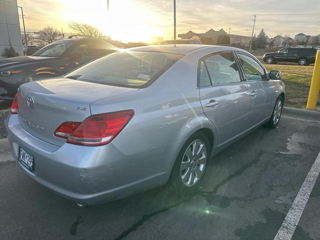 2006 toyota avalon xls