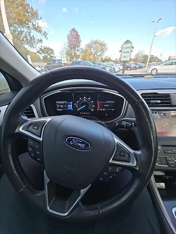 2016 ford fusion se