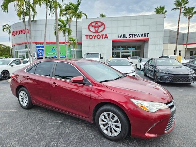 2017 toyota camry le