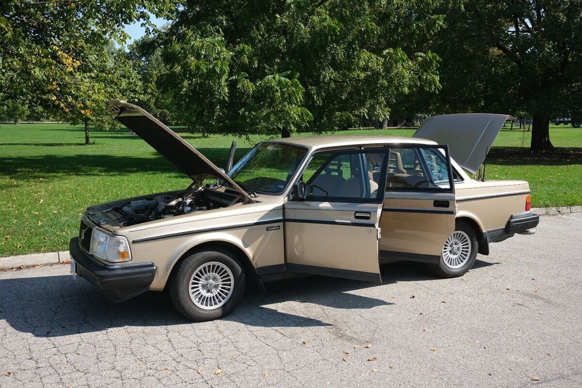 1992 volvo 240 gl sedan 4-door 2.3l