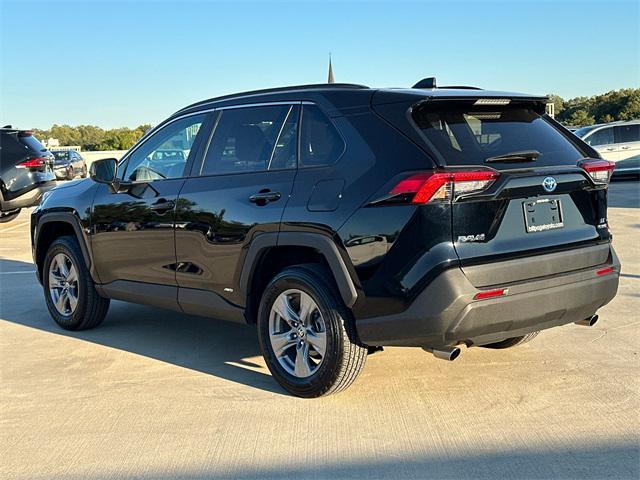 2022 toyota rav4 hybrid le