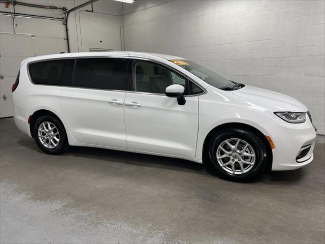 2023 chrysler pacifica touring l