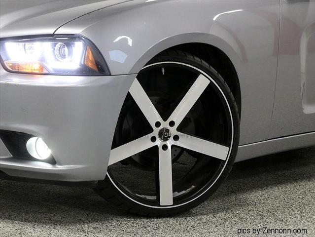 2014 dodge charger se