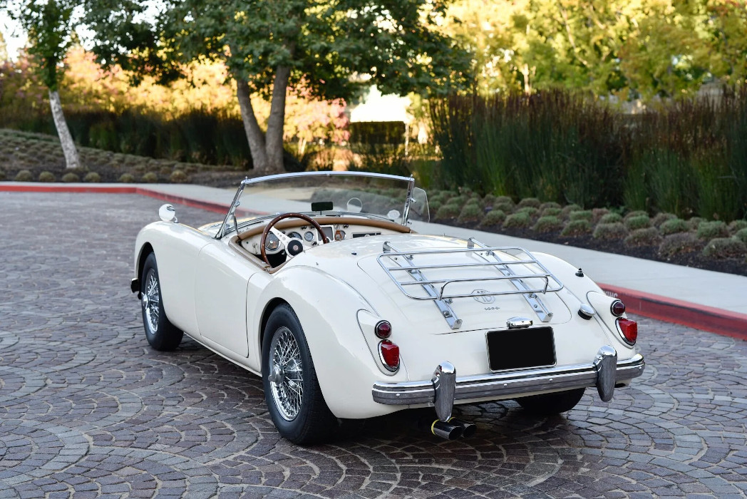 mg mga 1600