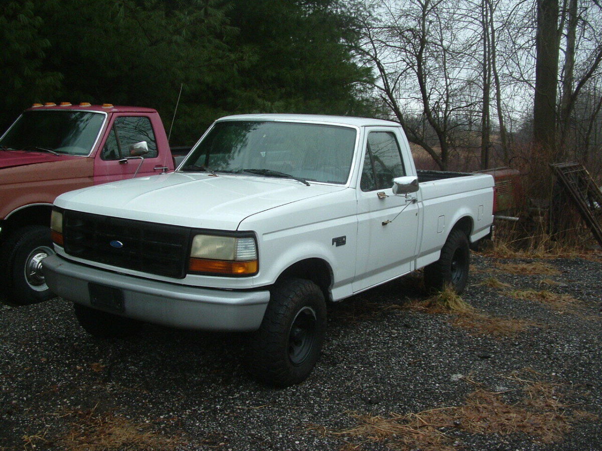 1992 ford f150,swb,4x2,custom/xl pickup,no rust west coast truck