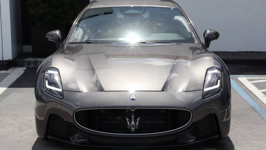 2024 maserati granturismo modena