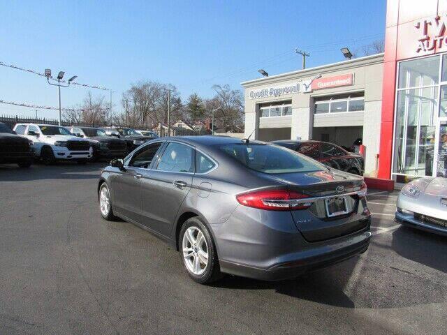 2018 ford fusion se
