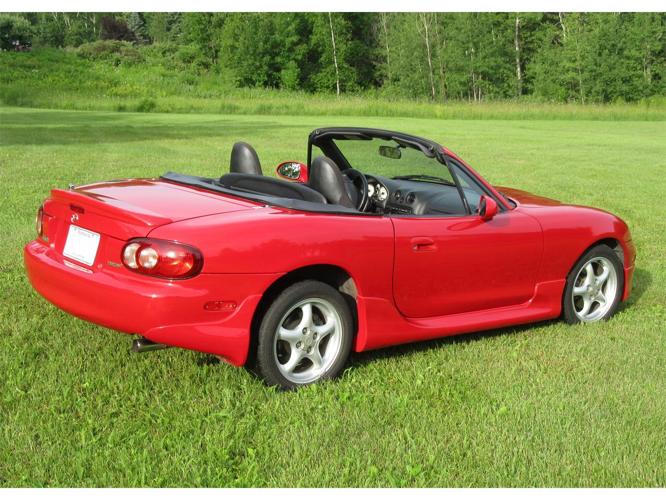 2002 mazda miata in roseville, minnesota