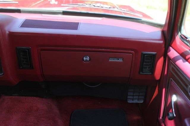 1983 dodge ram charger 150 royal se rwd - 318 ci (5.2l v8) red suv 8 automatic