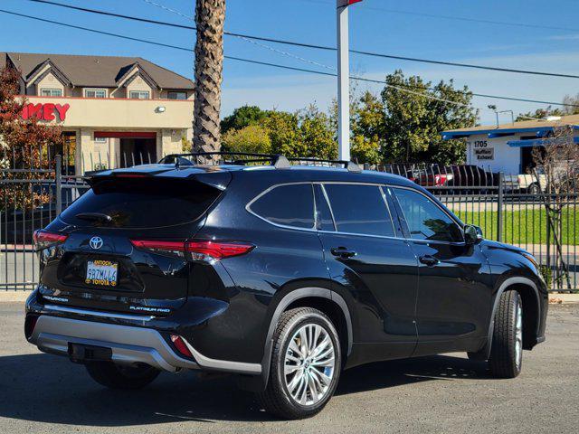 2022 toyota highlander platinum