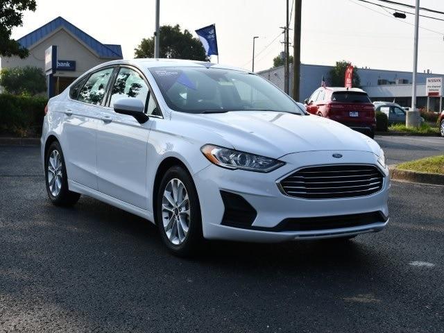 2019 ford fusion se
